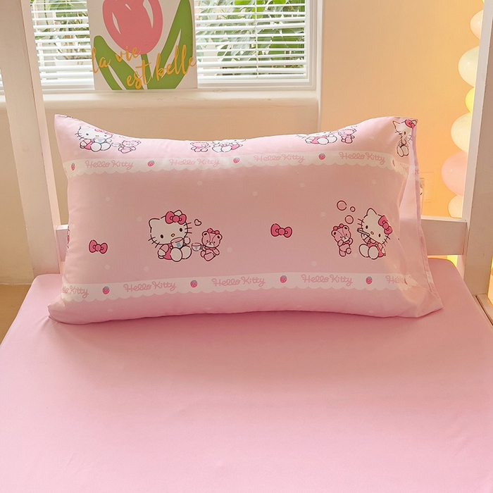 91家纺网 家纺一手货源 找家纺 港岛妹妹 2025新款云朵水洗工艺三丽鸥学生宿舍三件套上下铺三件套 三丽鸥-草莓甜心kt猫