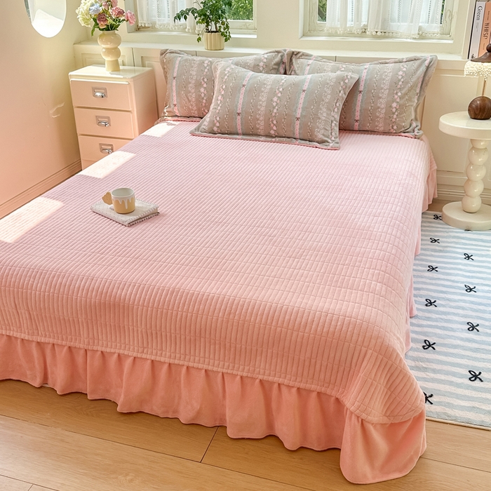 91家纺网 家纺一手货源 找家纺 欧尚 2025新款高克重牛奶绒加厚保暖印花床盖四件套 摩卡