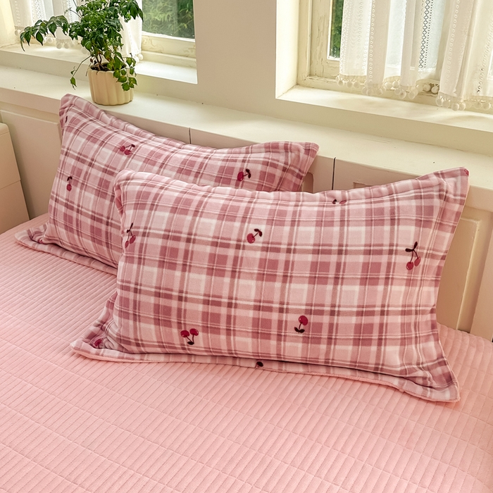 91家纺网 家纺一手货源 找家纺 欧尚 2025新款高克重牛奶绒加厚保暖印花床盖四件套 乌梅子酱