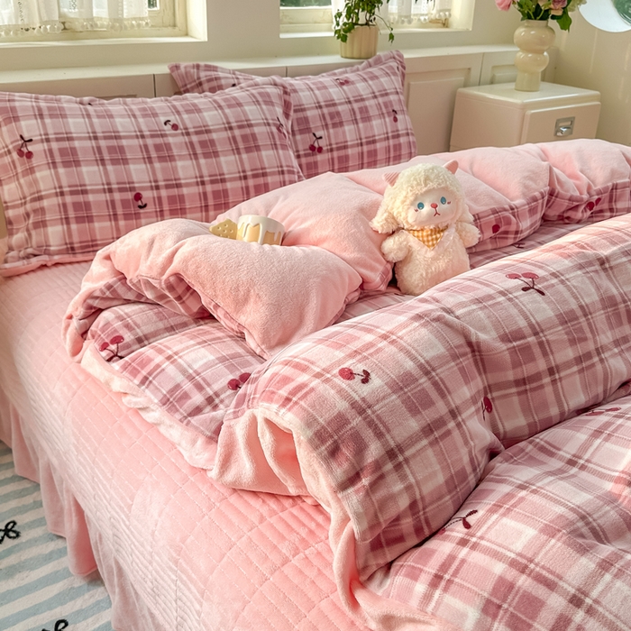 91家纺网 家纺一手货源 找家纺 欧尚 2025新款高克重牛奶绒加厚保暖印花床盖四件套 乌梅子酱