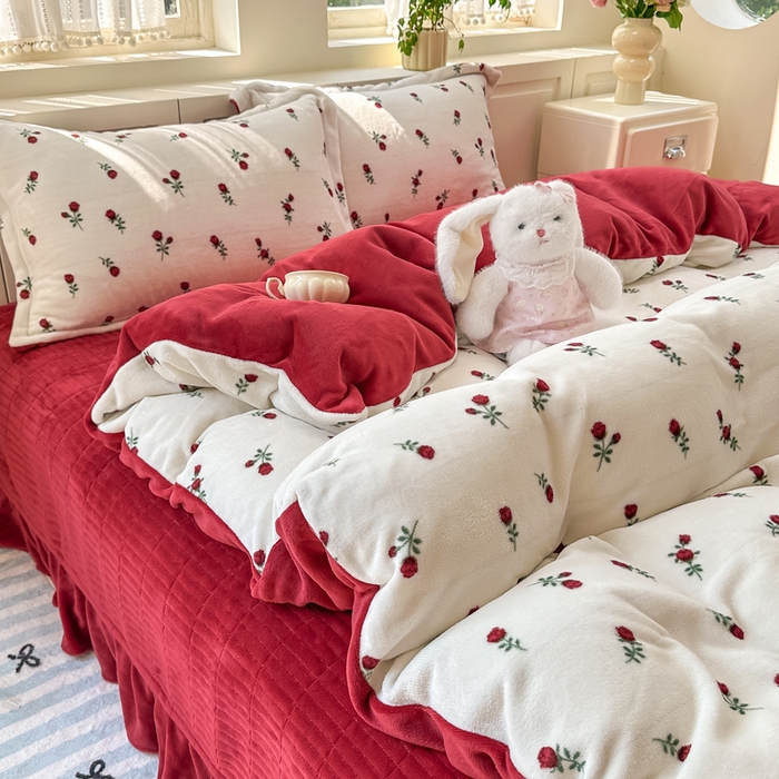 91家纺网 家纺一手货源 找家纺 欧尚 2025新款高克重牛奶绒加厚保暖印花床盖四件套 一枝梅