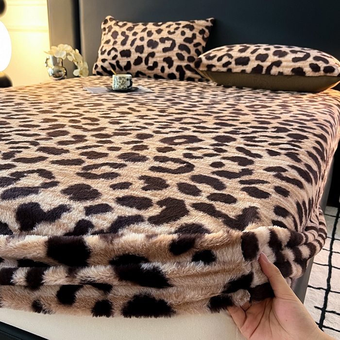 91家纺网 家纺一手货源 找家纺 乐窝家纺仓储 2025新款亲肤加厚保暖兔毛绒牛奶绒单品床笠单件床笠-美拉德 美拉德-豹纹