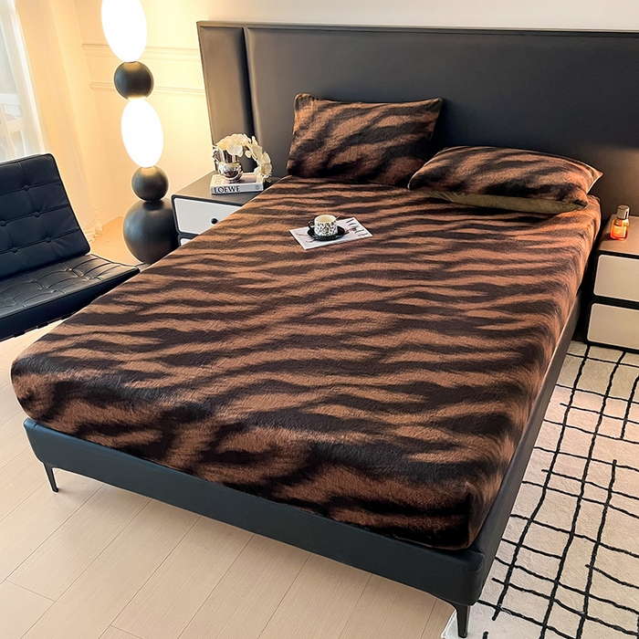 91家纺网 家纺一手货源 找家纺 乐窝家纺仓储 2025新款亲肤加厚保暖兔毛绒牛奶绒单品床笠单件床笠-美拉德 美拉德-斑马纹