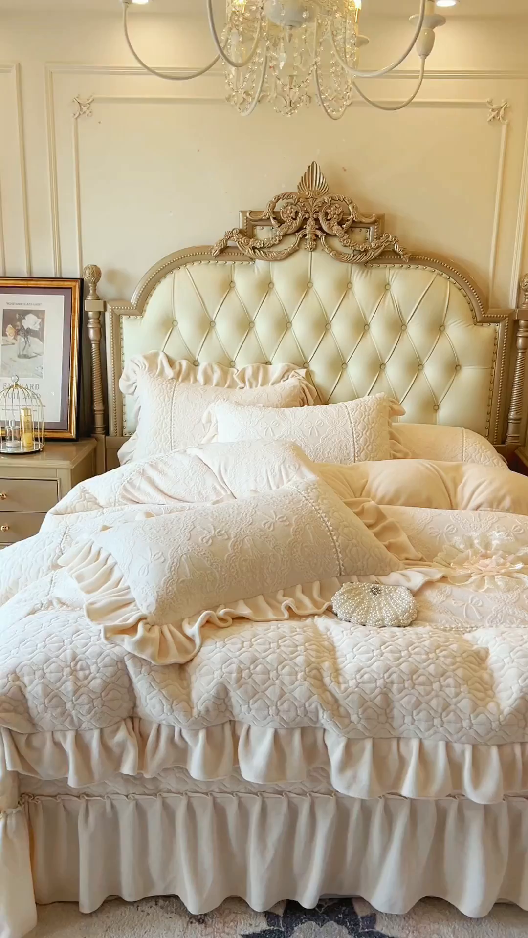 91家纺网 家纺一手货源 找家纺 亲亲公主 2025新款高克重雕花牛奶绒四件套-巴黎情缘 巴黎情缘-奶白