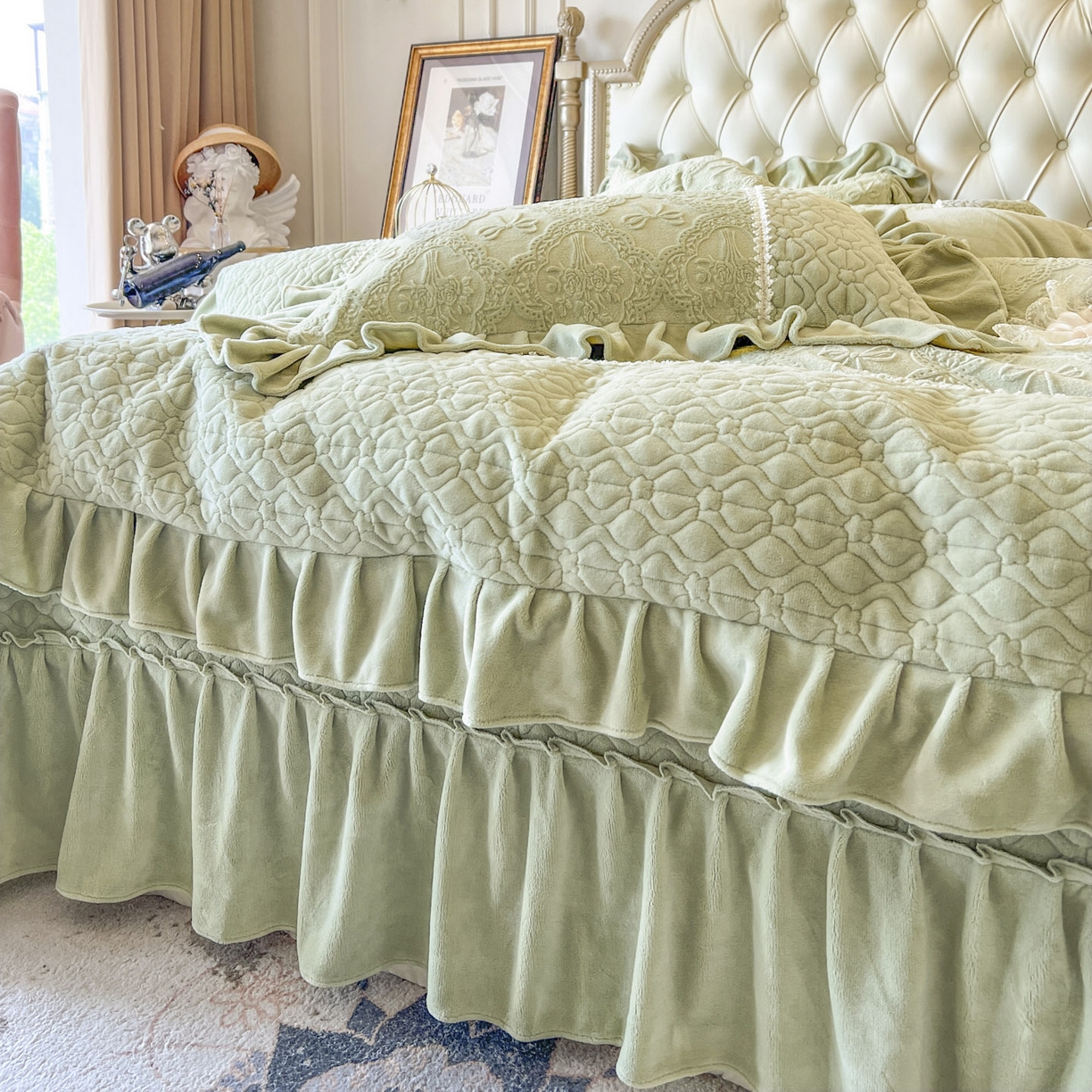 91家纺网 家纺一手货源 找家纺 亲亲公主 2025新款高克重雕花牛奶绒四件套-巴黎情缘 巴黎情缘-香草绿