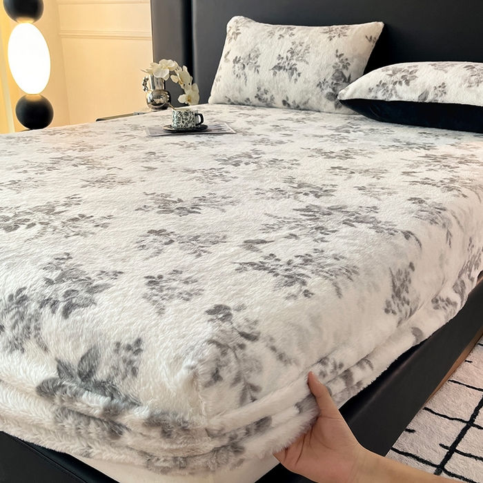 91家纺网 家纺一手货源 找家纺 乐窝家纺仓储 2025新款亲肤加厚保暖兔毛绒牛奶绒单品床笠单件床笠-美拉德 美拉德-墨花