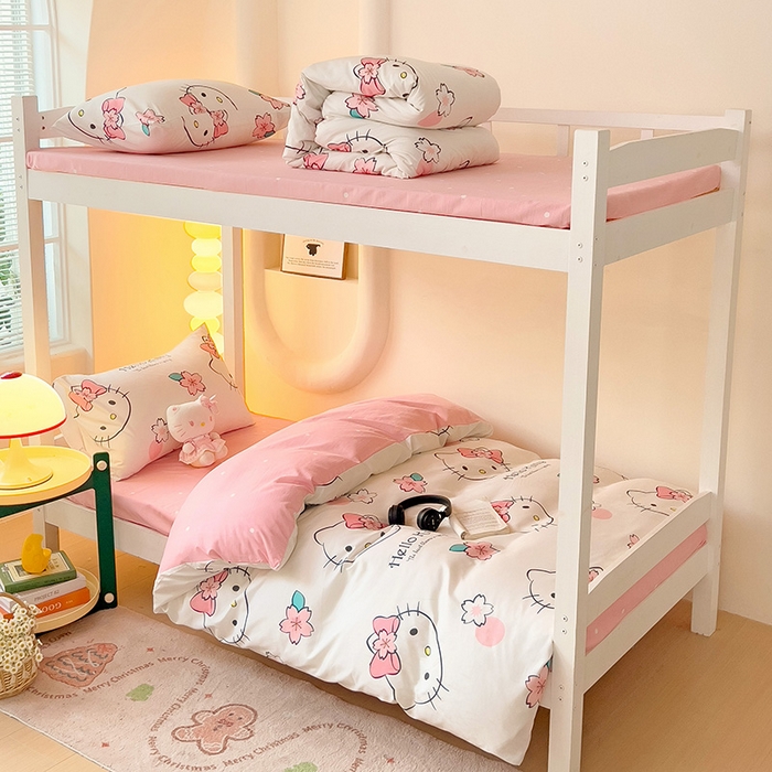 91家纺网 家纺一手货源 找家纺 港岛妹妹 2025新款云朵水洗工艺三丽鸥学生宿舍三件套上下铺三件套 三丽鸥-樱花kt猫