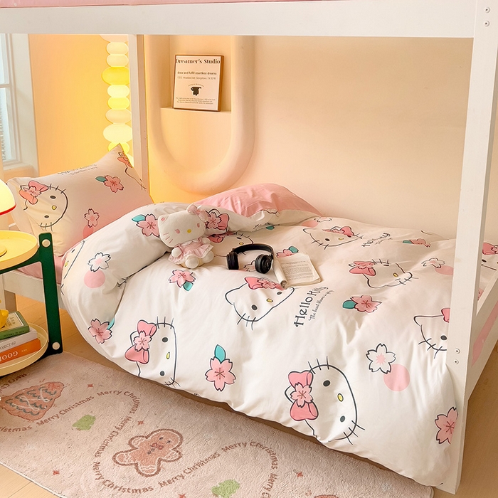 91家纺网 家纺一手货源 找家纺 港岛妹妹 2025新款云朵水洗工艺三丽鸥学生宿舍三件套上下铺三件套 三丽鸥-樱花kt猫