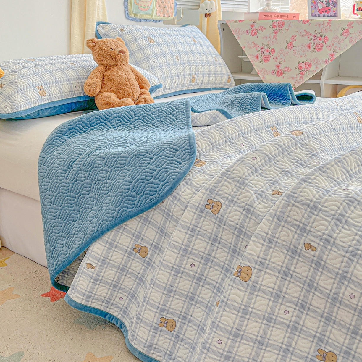 91家纺网 家纺一手货源 找家纺 慕晨 2025新品棉加绒床盖一面全棉一面牛奶绒床盖炕盖单品床盖床盖单件加厚高温酵素砂洗 米小兔