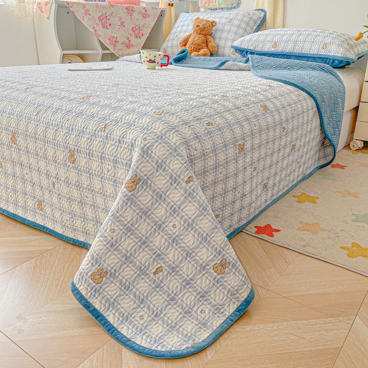 91家纺网 家纺一手货源 找家纺 慕晨 2025新品棉加绒床盖一面全棉一面牛奶绒床盖炕盖单品床盖床盖单件加厚高温酵素砂洗 米小兔