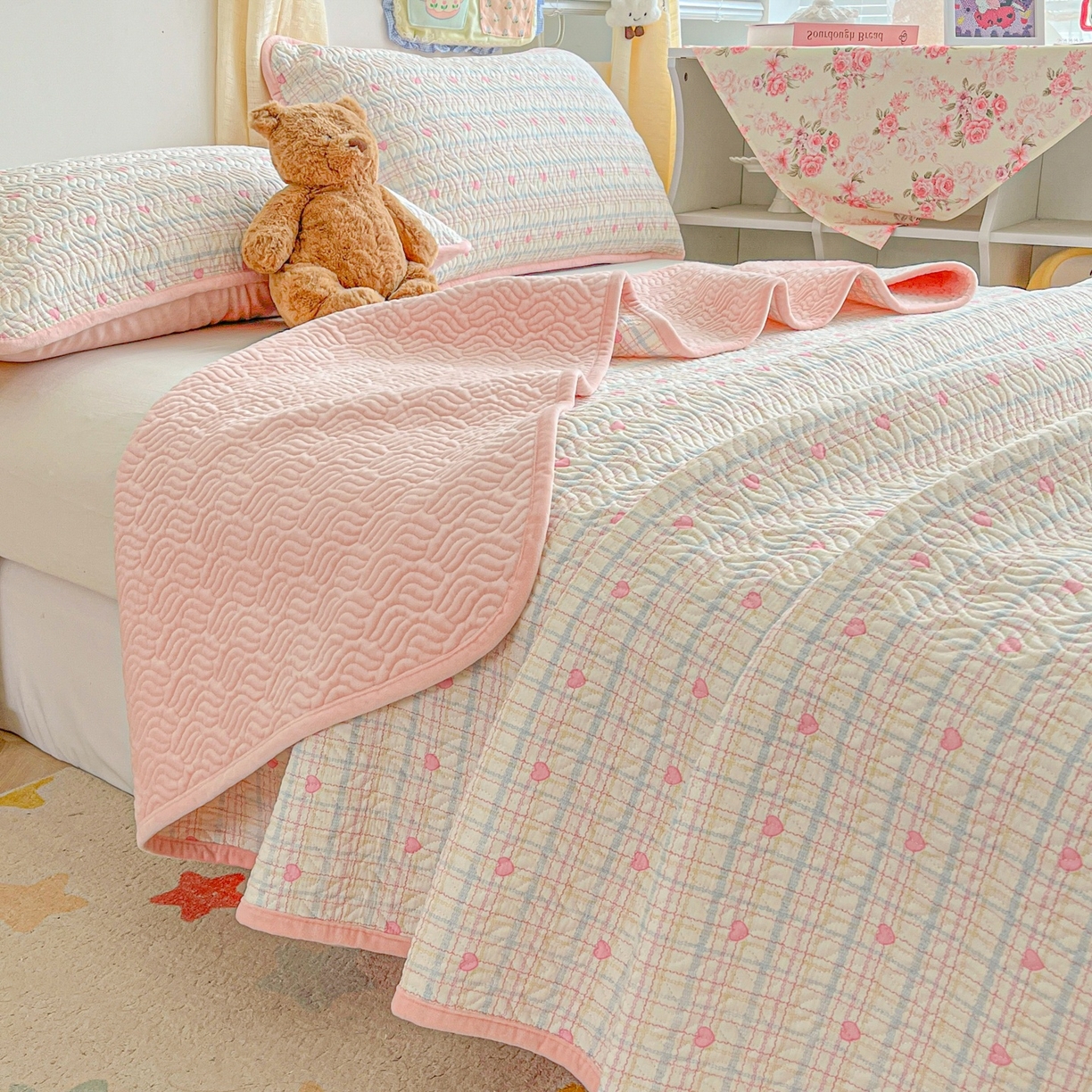 91家纺网 家纺一手货源 找家纺 慕晨 2025新品棉加绒床盖一面全棉一面牛奶绒床盖炕盖单品床盖床盖单件加厚高温酵素砂洗 爱心满满