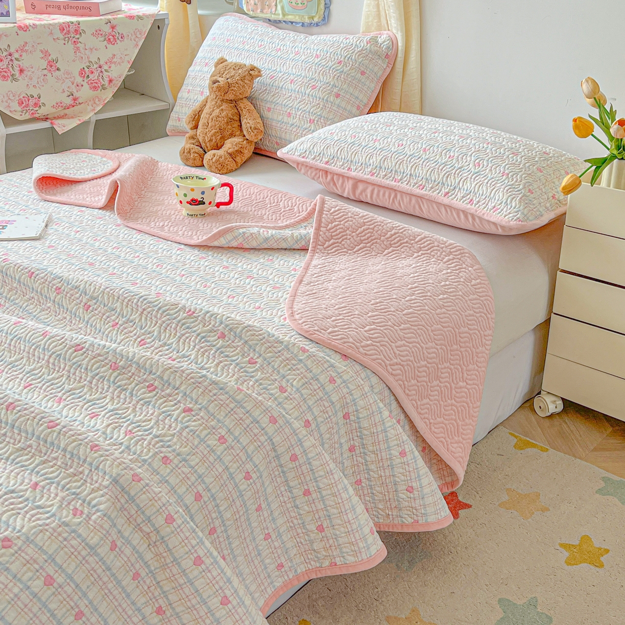 91家纺网 家纺一手货源 找家纺 慕晨 2025新品棉加绒床盖一面全棉一面牛奶绒床盖炕盖单品床盖床盖单件加厚高温酵素砂洗 爱心满满