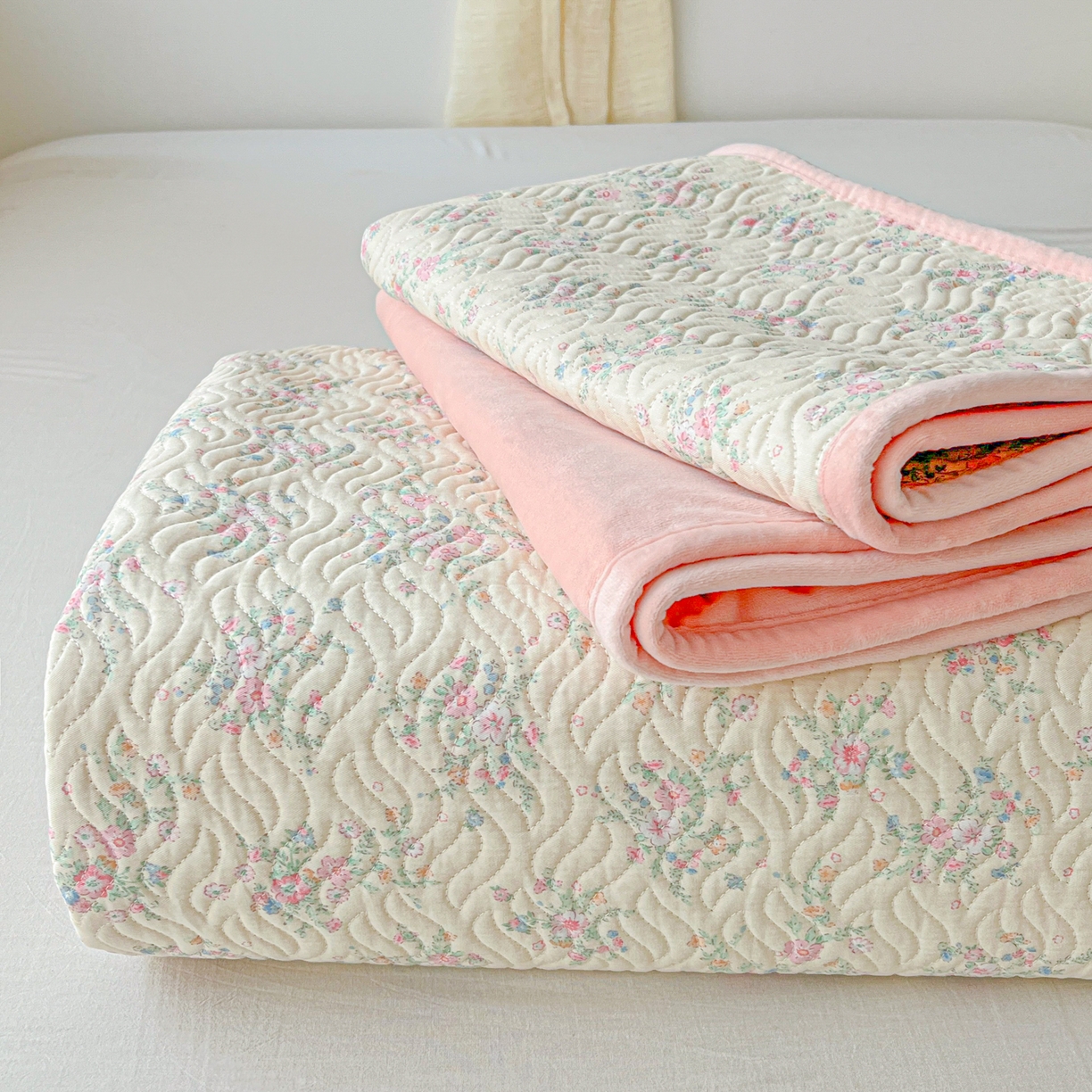 91家纺网 家纺一手货源 找家纺 慕晨 2025新品棉加绒床盖一面全棉一面牛奶绒床盖炕盖单品床盖床盖单件加厚高温酵素砂洗 赫拉