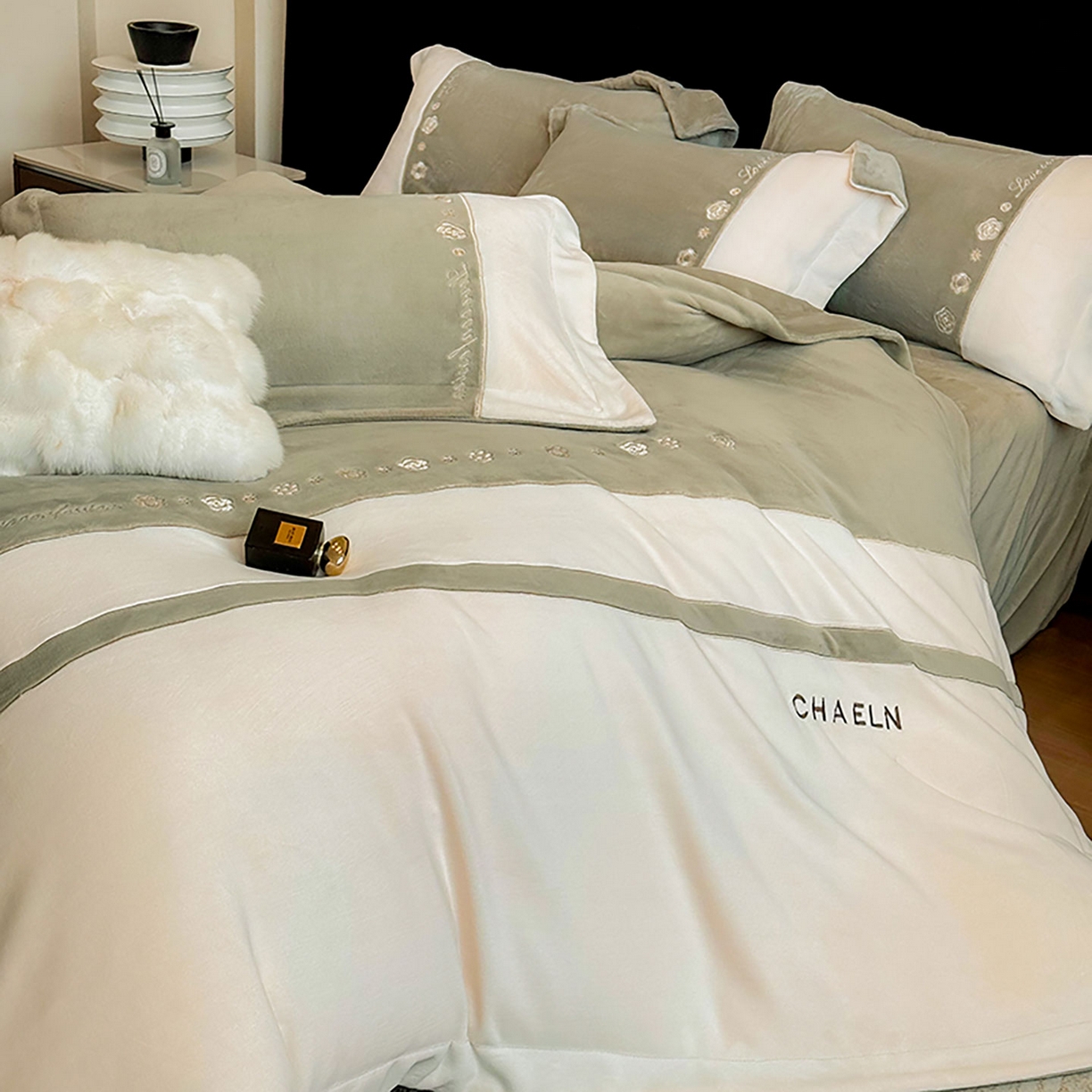 91家纺网 家纺一手货源 找家纺 （总）奥汀洛家纺 2025新款刺绣高克重牛奶绒工艺款四件套-慕斯