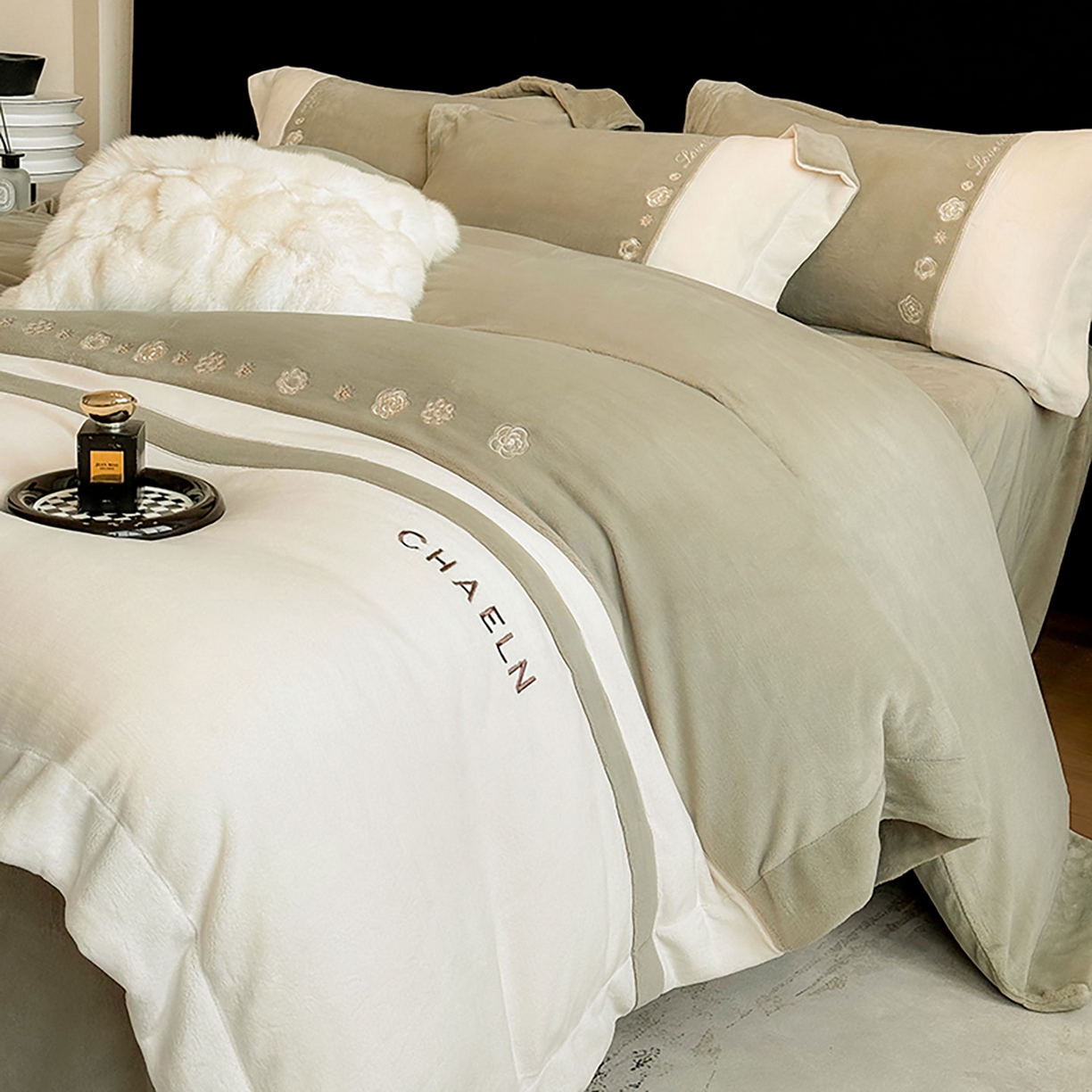 91家纺网 家纺一手货源 找家纺 （总）奥汀洛家纺 2025新款刺绣高克重牛奶绒工艺款四件套-慕斯