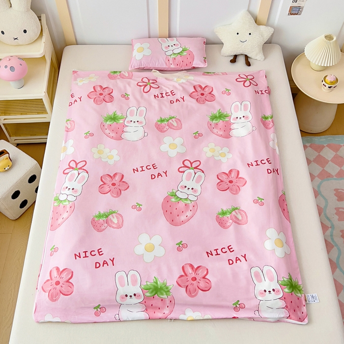 91家纺网 家纺一手货源 找家纺 吉咪兔儿童睡袋四季通用中大童纯棉秋冬季加厚小孩学生成人防踢被子神器草莓免子