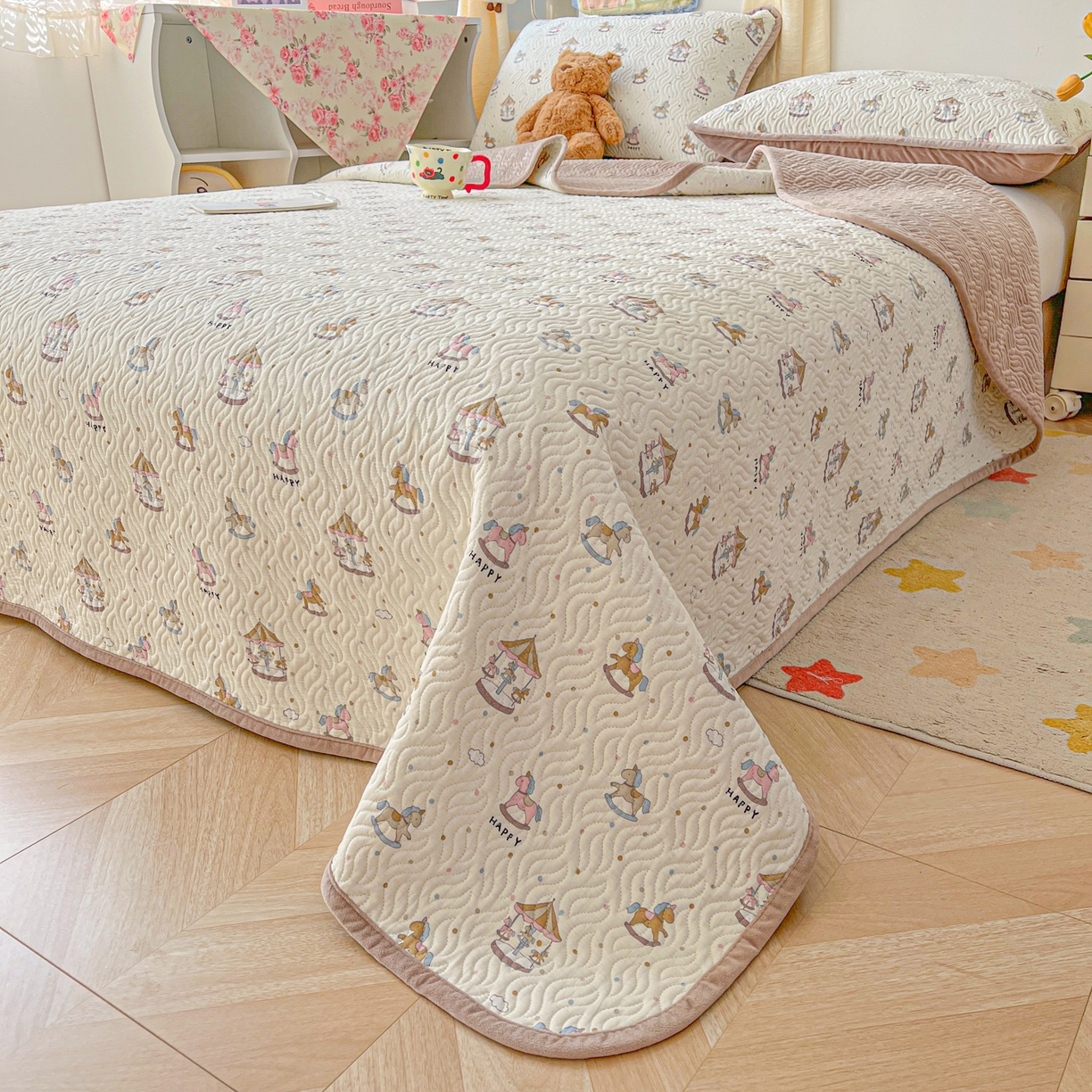 91家纺网 家纺一手货源 找家纺 慕晨 2025新品棉加绒床盖一面全棉一面牛奶绒床盖炕盖单品床盖床盖单件加厚高温酵素砂洗 马戏团