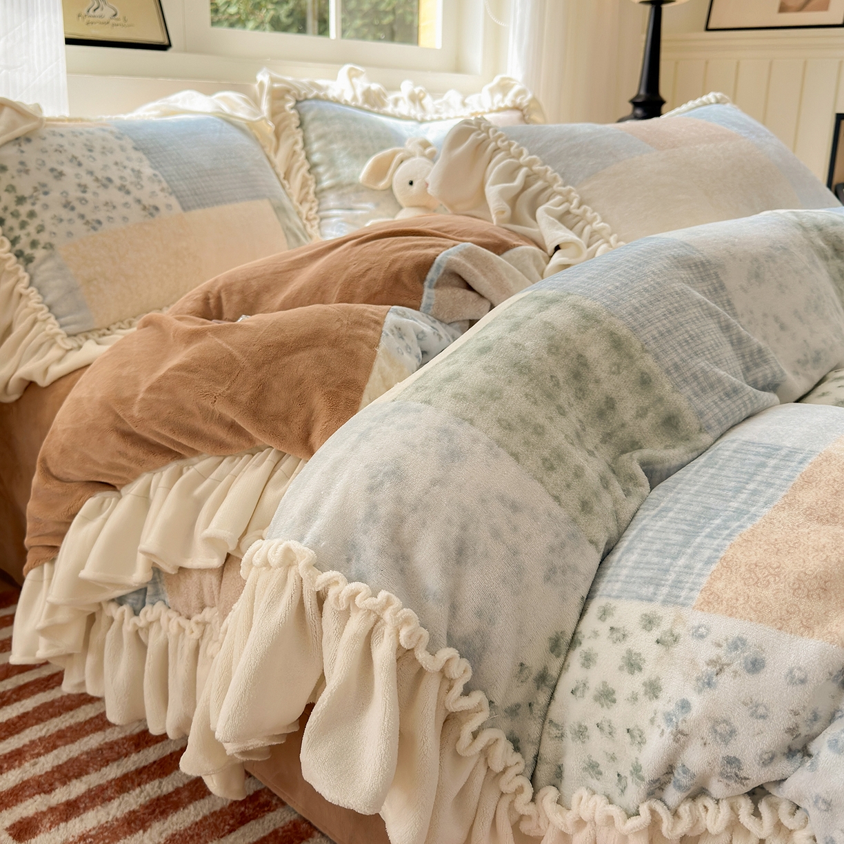 91家纺网 家纺一手货源 找家纺 （总）十里居 2025新款法式田园风花边款牛奶绒四件套