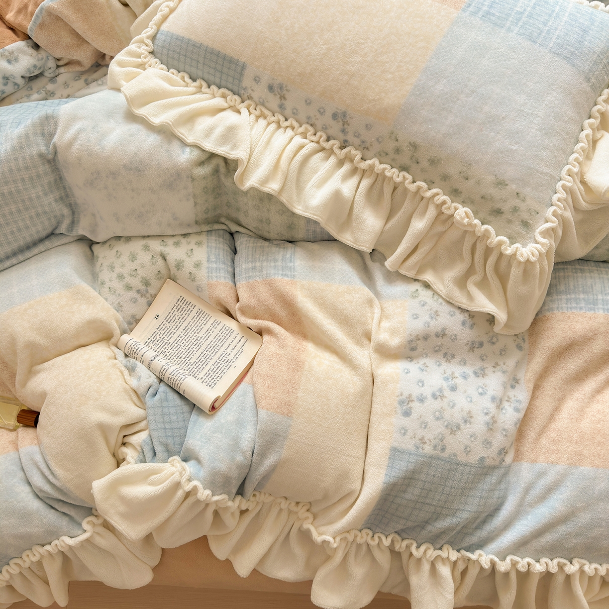 91家纺网 家纺一手货源 找家纺 （总）十里居 2025新款法式田园风花边款牛奶绒四件套