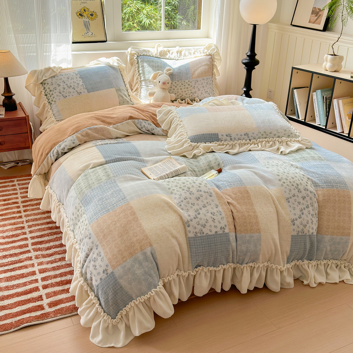 91家纺网 家纺一手货源 找家纺 十里居 2025新款法式田园风花边款牛奶绒四件套 法式田园-蓝