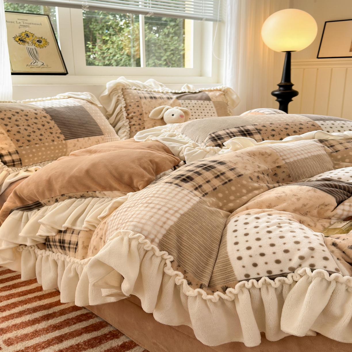 91家纺网 家纺一手货源 找家纺 （总）十里居 2025新款法式田园风花边款牛奶绒四件套