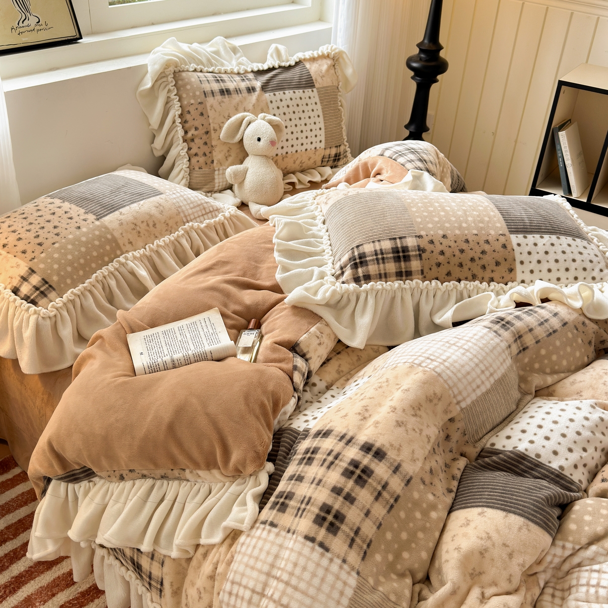 91家纺网 家纺一手货源 找家纺 （总）十里居 2025新款法式田园风花边款牛奶绒四件套