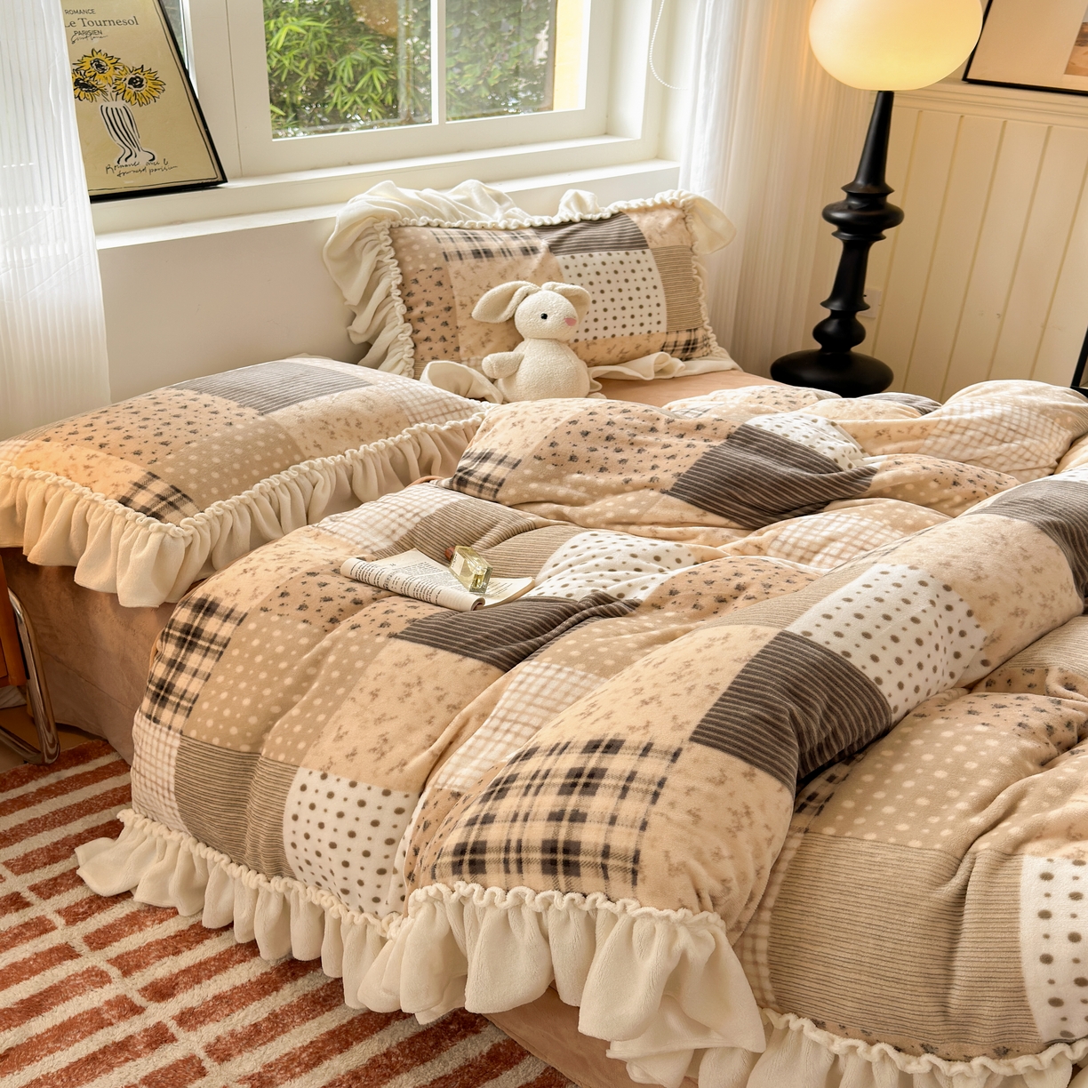 91家纺网 家纺一手货源 找家纺 （总）十里居 2025新款法式田园风花边款牛奶绒四件套