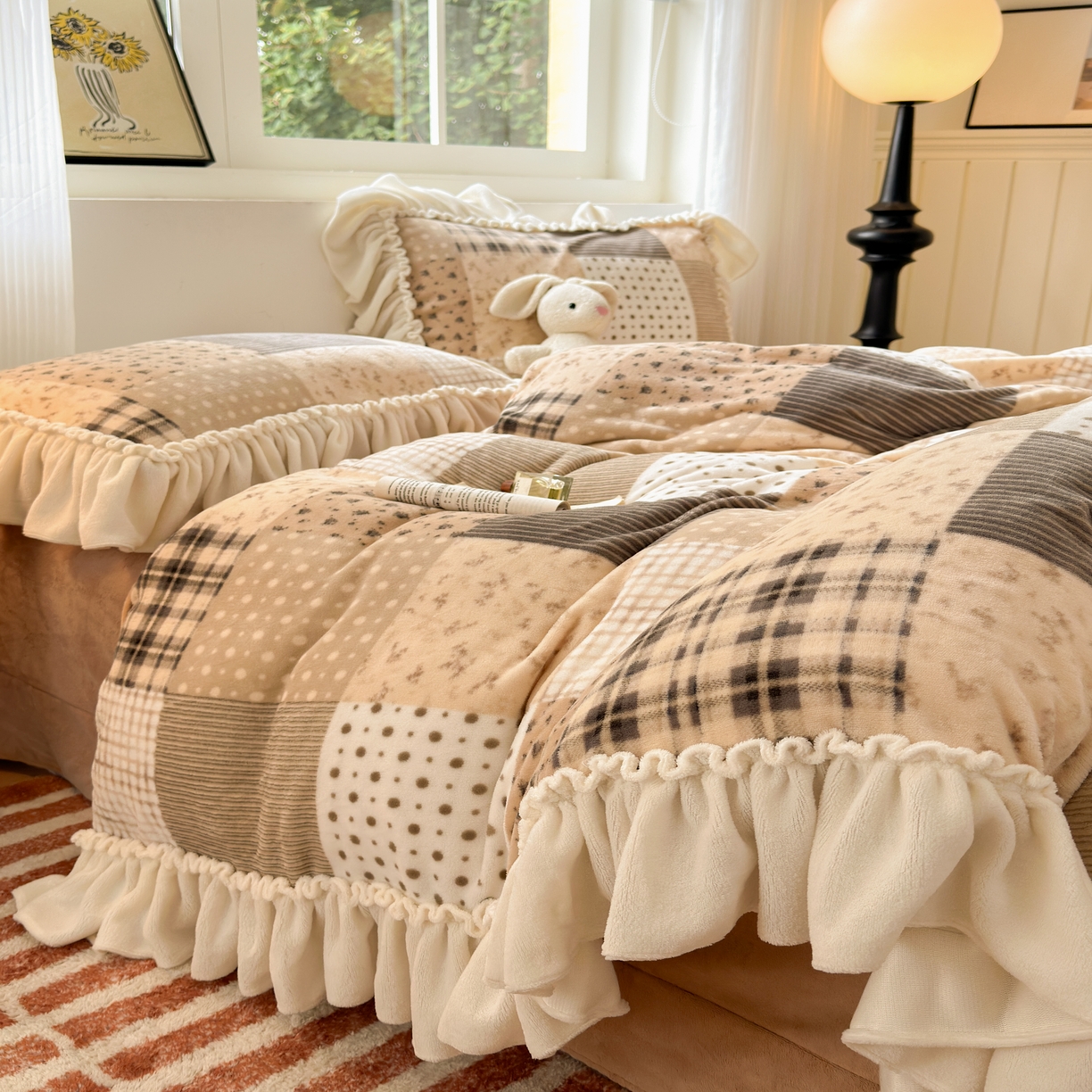 91家纺网 家纺一手货源 找家纺 （总）十里居 2025新款法式田园风花边款牛奶绒四件套