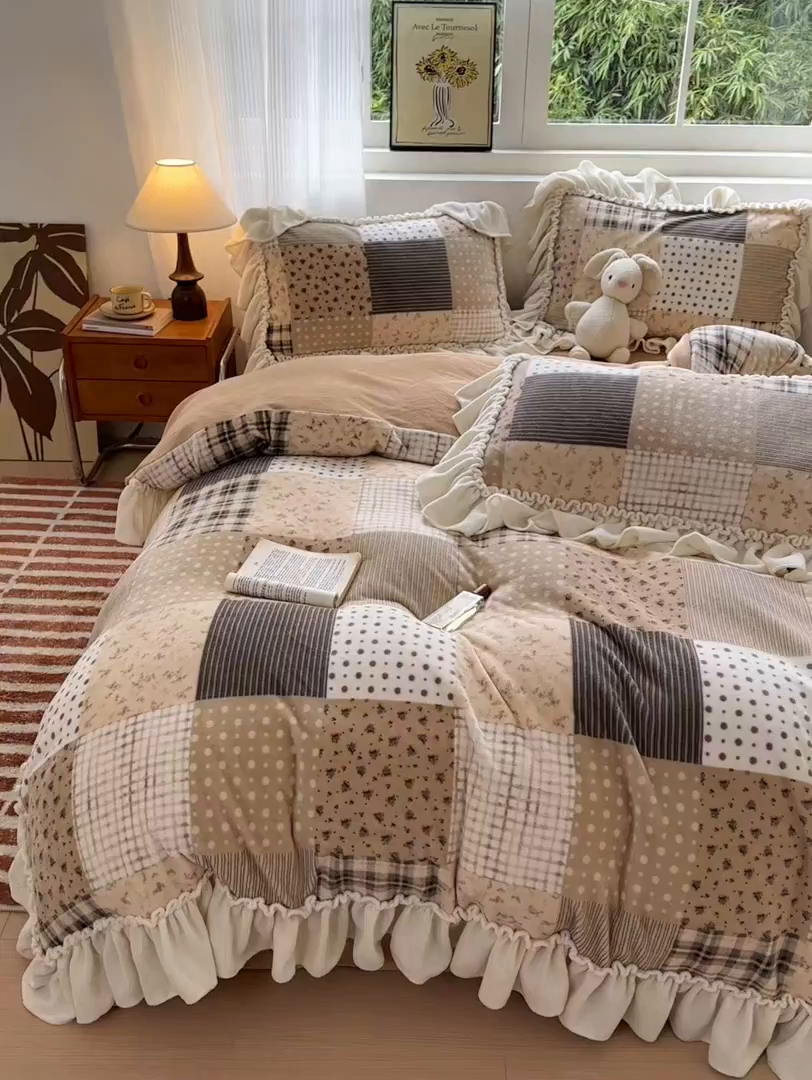 91家纺网 家纺一手货源 找家纺 （总）十里居 2025新款法式田园风花边款牛奶绒四件套