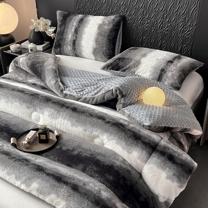 91家纺网 家纺一手货源 找家纺 米乐被业 2025新款兔毛印花豆豆被被子被芯 水墨渐变