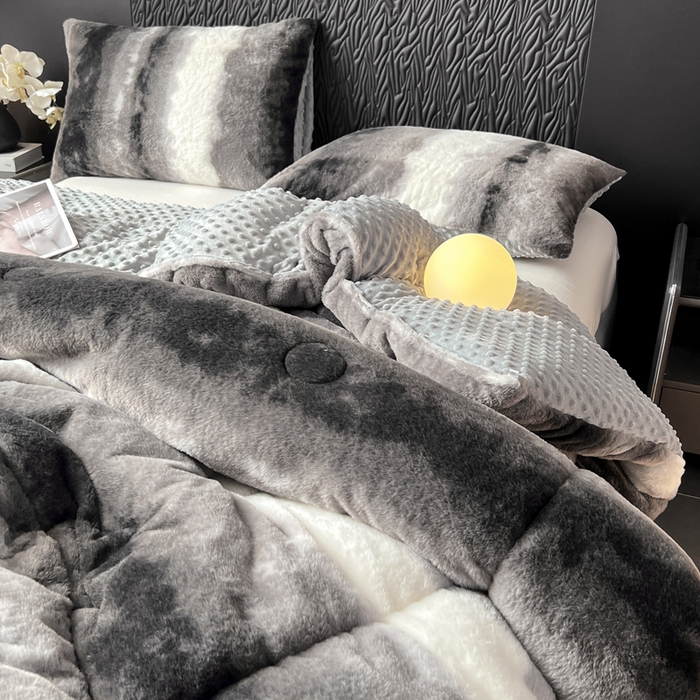 91家纺网 家纺一手货源 找家纺 米乐被业 2025新款兔毛印花豆豆被被子被芯 水墨渐变