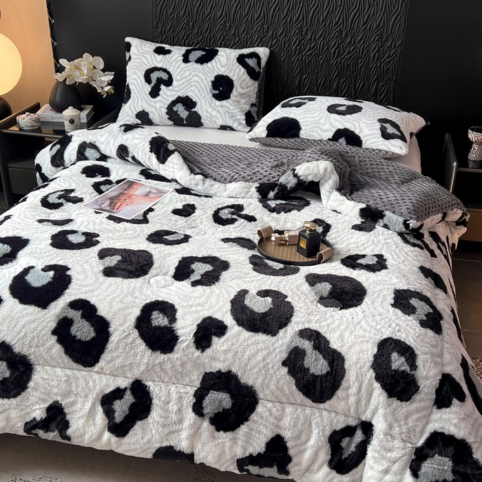 91家纺网 家纺一手货源 找家纺 米乐被业 2025新款兔毛印花豆豆被被子被芯 奶牛纹