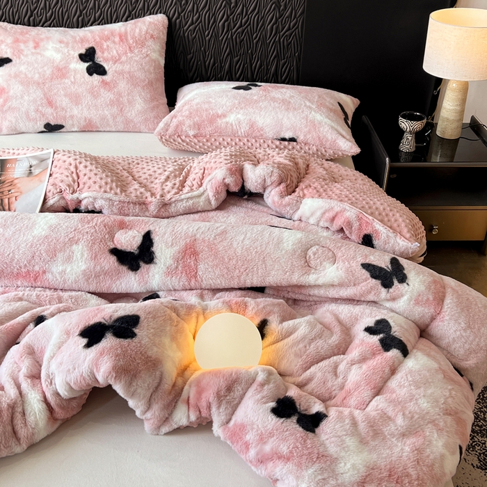 91家纺网 家纺一手货源 找家纺 米乐被业 2025新款兔毛印花豆豆被被子被芯 蝶恋