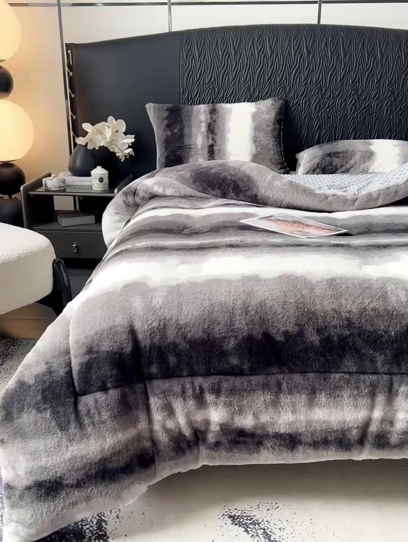 91家纺网 家纺一手货源 找家纺 米乐被业 2025新款兔毛印花豆豆被被子被芯 水墨渐变