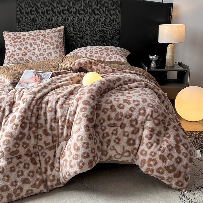 91家纺网 家纺一手货源 找家纺 米乐被业 2025新款兔毛印花豆豆被被子被芯 花样蝴蝶结