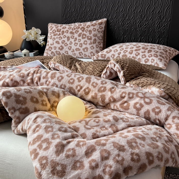 91家纺网 家纺一手货源 找家纺 米乐被业 2025新款兔毛印花豆豆被被子被芯 花样蝴蝶结