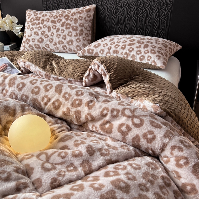 91家纺网 家纺一手货源 找家纺 米乐被业 2025新款兔毛印花豆豆被被子被芯 花样蝴蝶结