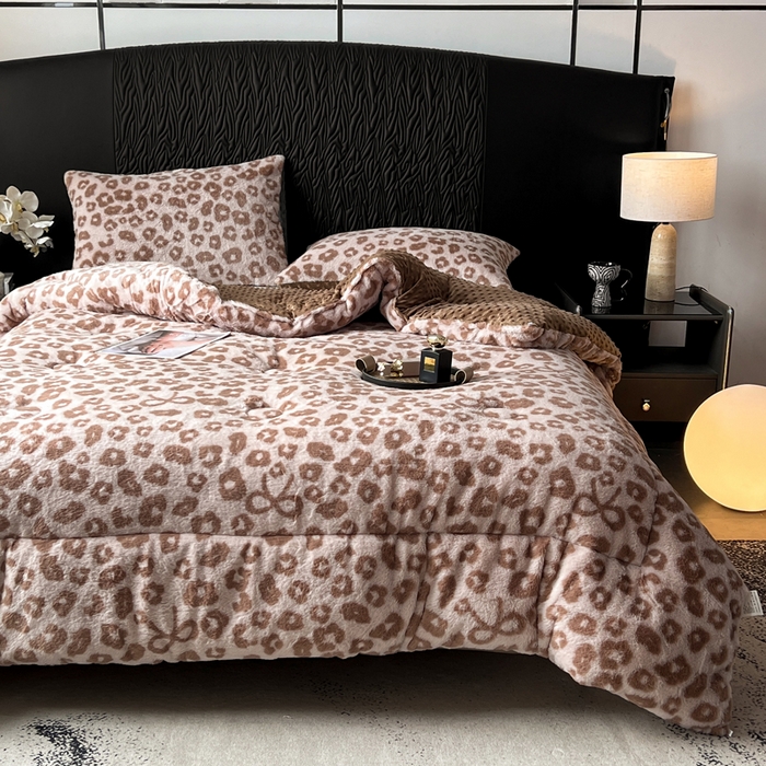 91家纺网 家纺一手货源 找家纺 米乐被业 2025新款兔毛印花豆豆被被子被芯 花样蝴蝶结