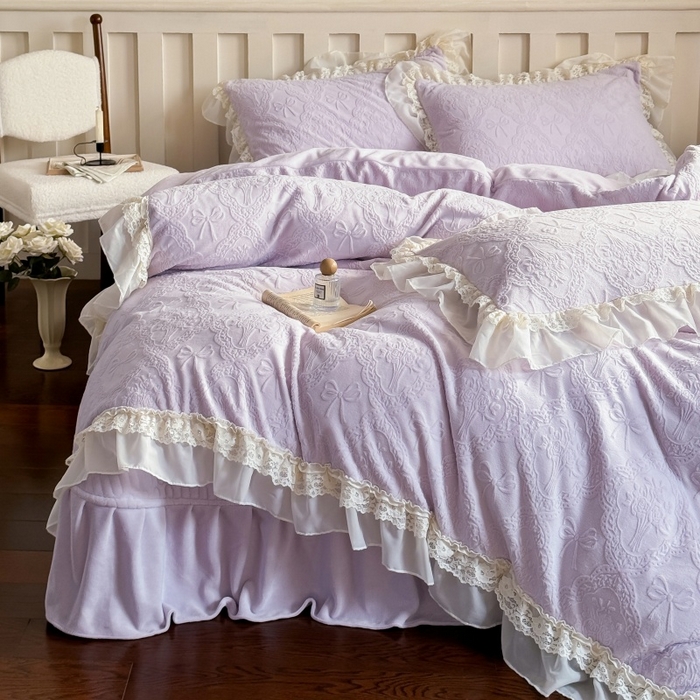 91家纺网 家纺一手货源 找家纺 （总）满座家居 2025新款爆款全消光牛奶绒雕花四件套蕾丝花边仙女款床盖四件套-云芙