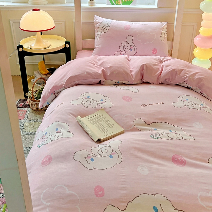 91家纺网 家纺一手货源 找家纺 港岛妹妹 2025新款云朵水洗工艺三丽鸥学生宿舍三件套上下铺三件套 三丽鸥-软萌玉桂狗粉