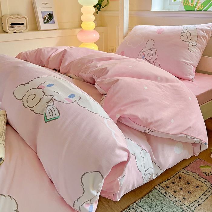 91家纺网 家纺一手货源 找家纺 港岛妹妹 2025新款云朵水洗工艺三丽鸥学生宿舍三件套上下铺三件套 三丽鸥-软萌玉桂狗粉