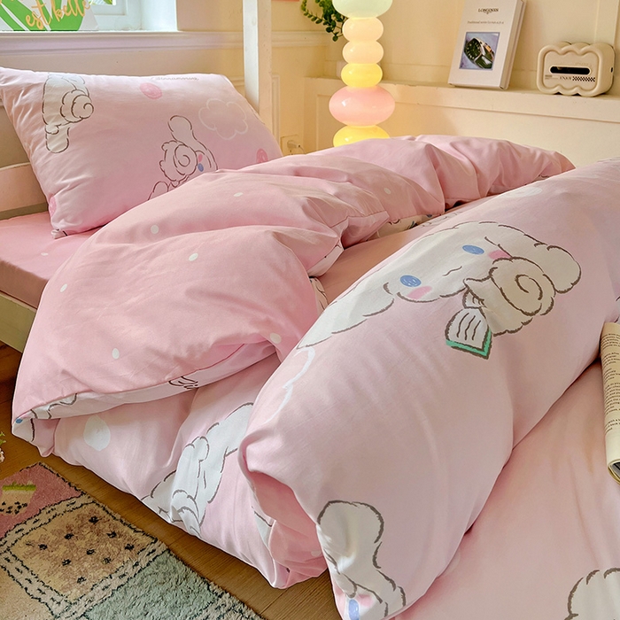 91家纺网 家纺一手货源 找家纺 港岛妹妹 2025新款云朵水洗工艺三丽鸥学生宿舍三件套上下铺三件套 三丽鸥-软萌玉桂狗粉