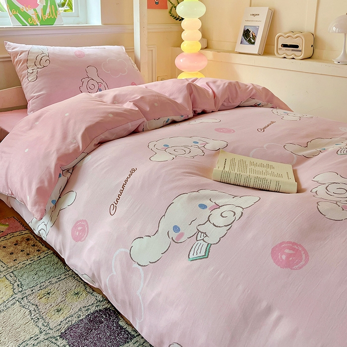 91家纺网 家纺一手货源 找家纺 港岛妹妹 2025新款云朵水洗工艺三丽鸥学生宿舍三件套上下铺三件套 三丽鸥-软萌玉桂狗粉