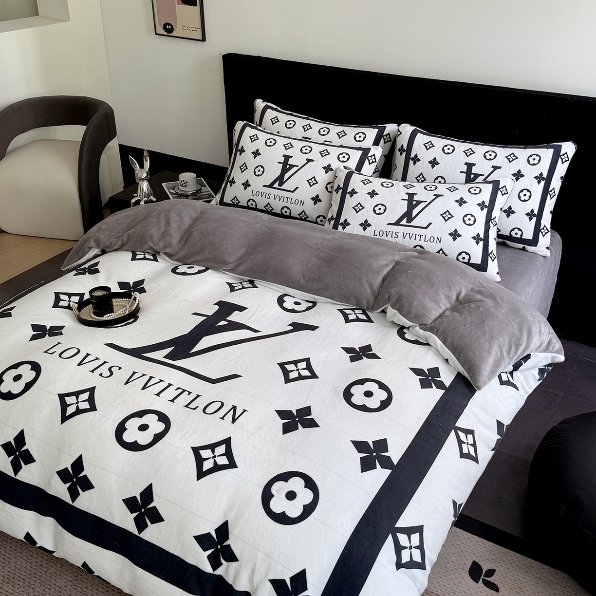 91家纺网 家纺一手货源 找家纺 （总）摩卡（乐趣） 2025新款牛奶绒大版数码印花四件套（提供买家秀）