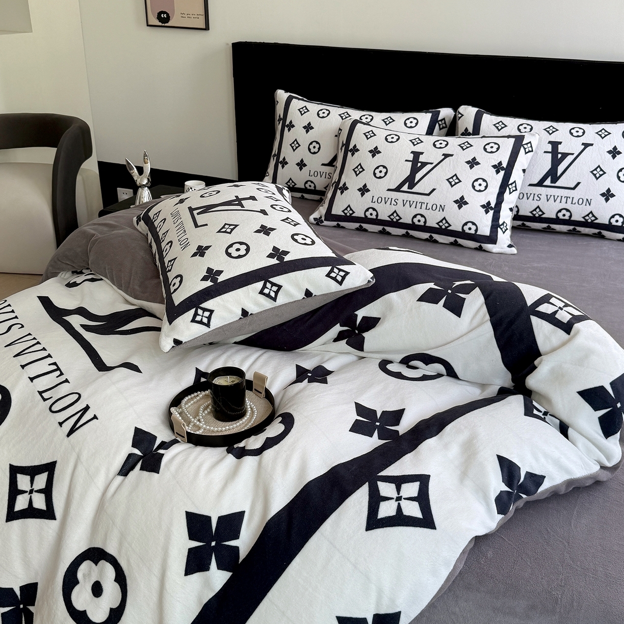 91家纺网 家纺一手货源 找家纺 （总）摩卡（乐趣） 2025新款牛奶绒大版数码印花四件套（提供买家秀）