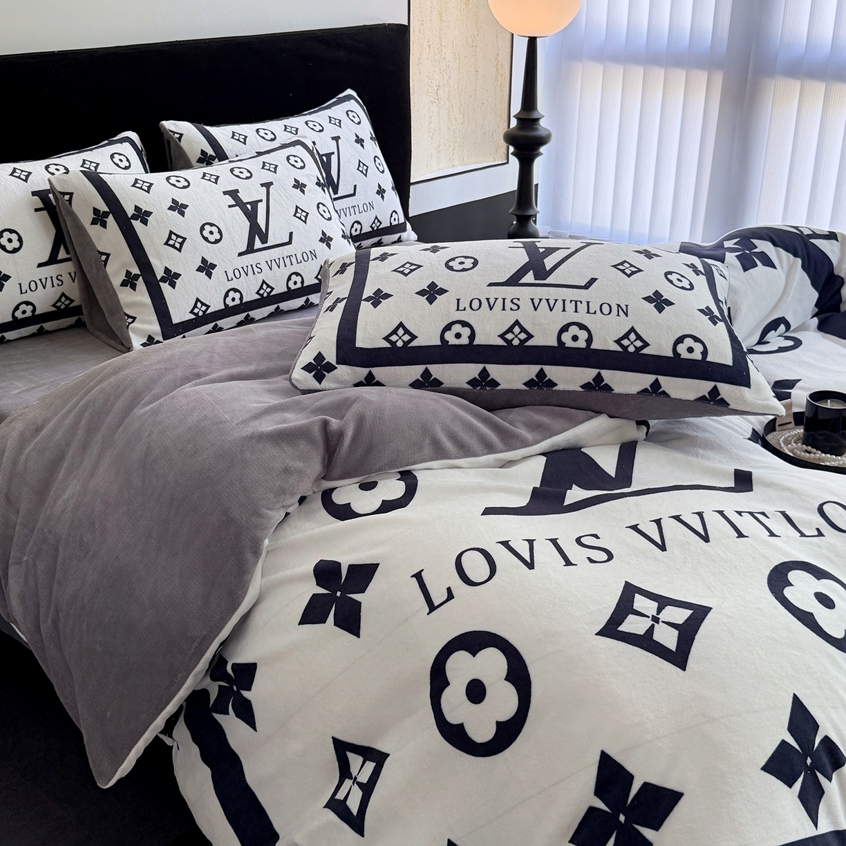 91家纺网 家纺一手货源 找家纺 （总）摩卡（乐趣） 2025新款牛奶绒大版数码印花四件套（提供买家秀）