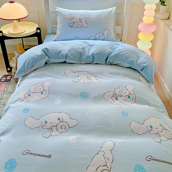 91家纺网 家纺一手货源 找家纺 港岛妹妹 2025新款云朵水洗工艺三丽鸥学生宿舍三件套上下铺三件套 三丽鸥-软萌玉桂狗蓝