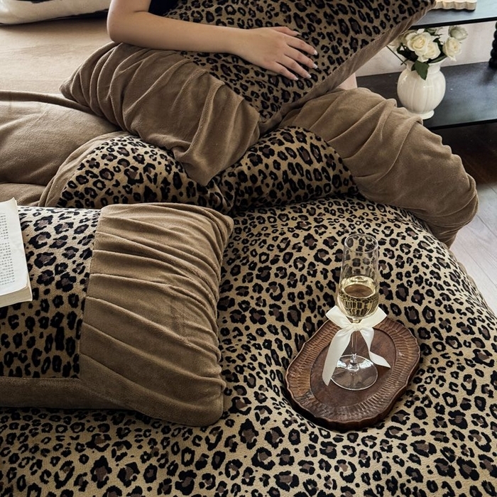 91家纺网 家纺一手货源 找家纺 （总）艾米家居 2025新款秋冬牛奶绒印花皱皱系列四件套提供买家秀