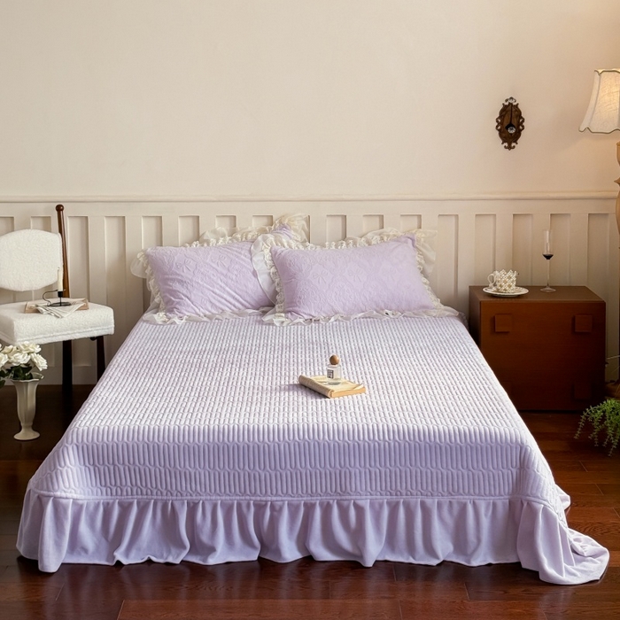 91家纺网 家纺一手货源 找家纺 满座家居 2025新款爆款全消光牛奶绒雕花四件套蕾丝花边仙女款床盖四件套-云芙 云芙-水晶紫