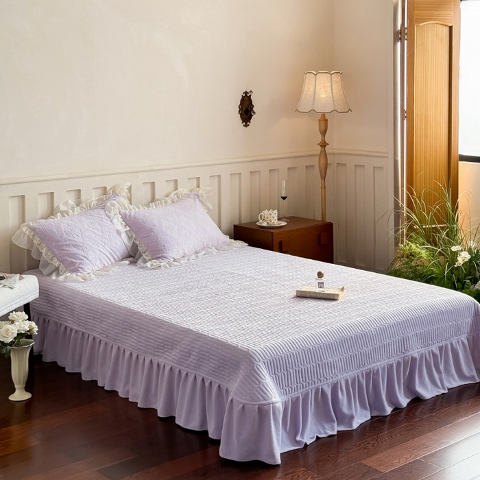 91家纺网 家纺一手货源 找家纺 满座家居 2025新款爆款全消光牛奶绒雕花四件套蕾丝花边仙女款床盖四件套-云芙 云芙-水晶紫